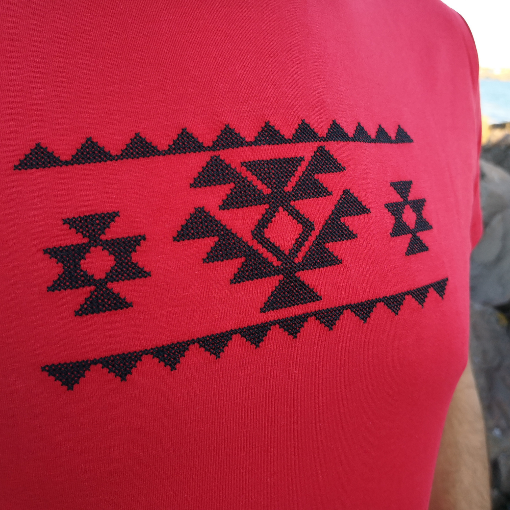 Мъжка Тениска с бродирани Шевици "Окрилен"